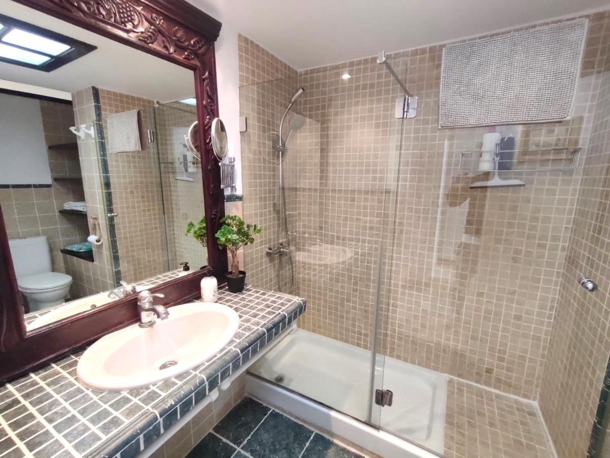 Very Lightful Apartment. Incredible Sea Views. Big Terrace, Swimming Pool. Ac. Very Close To Alicante City Center. Exterior photo