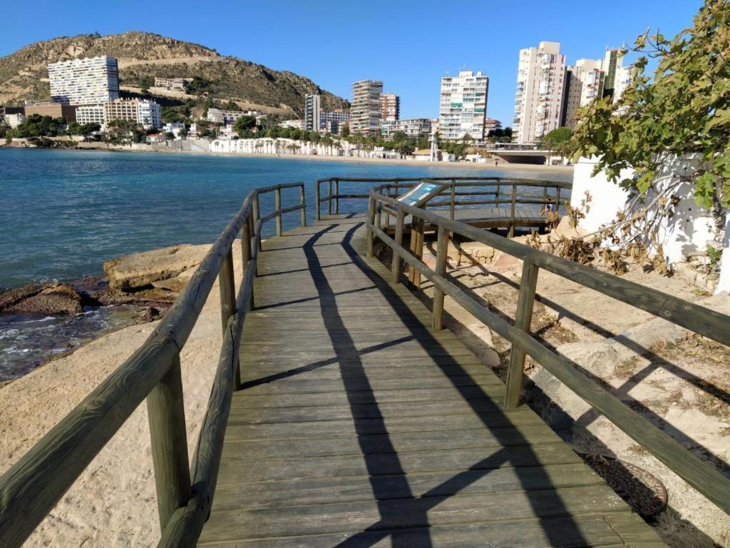 Very Lightful Apartment. Incredible Sea Views. Big Terrace, Swimming Pool. Ac. Very Close To Alicante City Center. Exterior photo